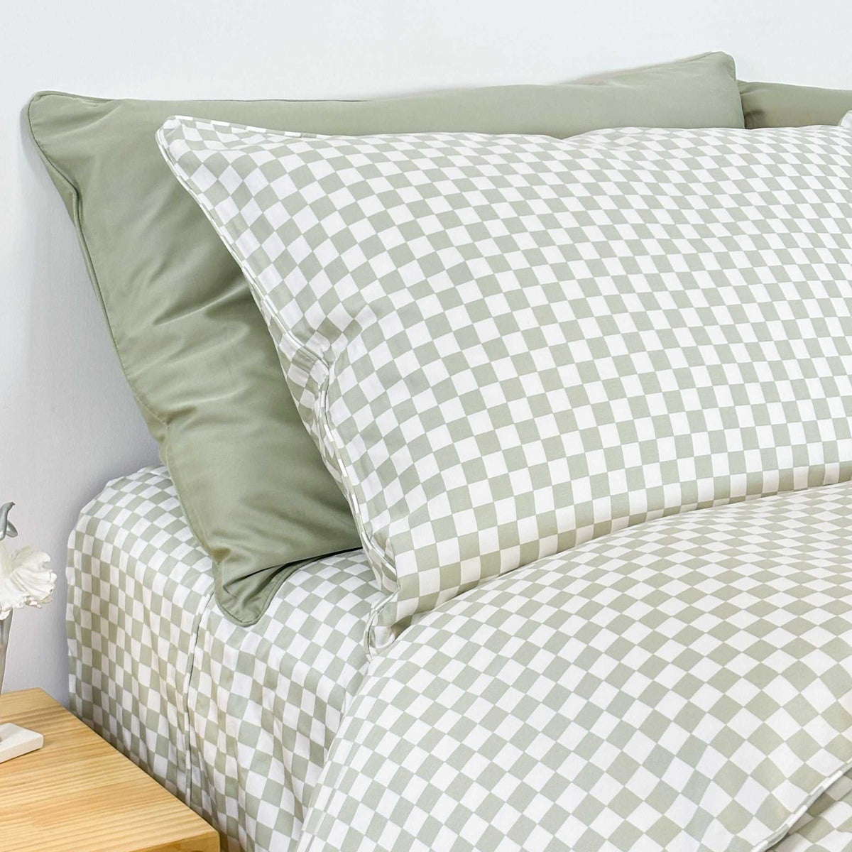 Pillowcase Sage Checker bedding set close-up